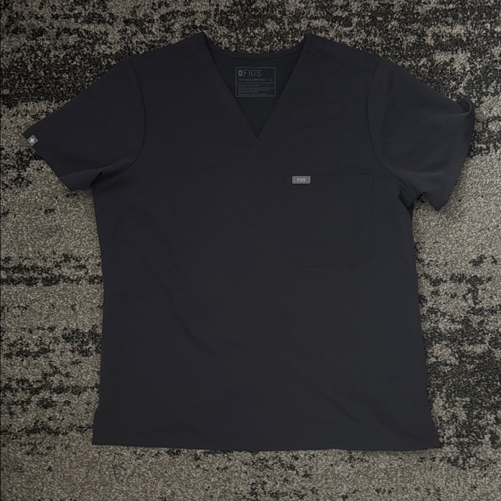 Figs top women’s large